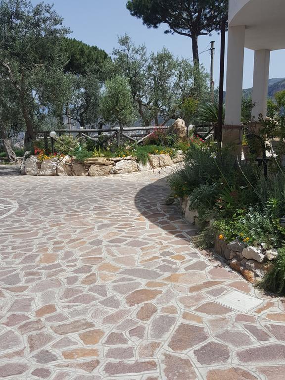 Appartamento Villa Degli Ulivi ซานตาเญลโล ภายนอก รูปภาพ