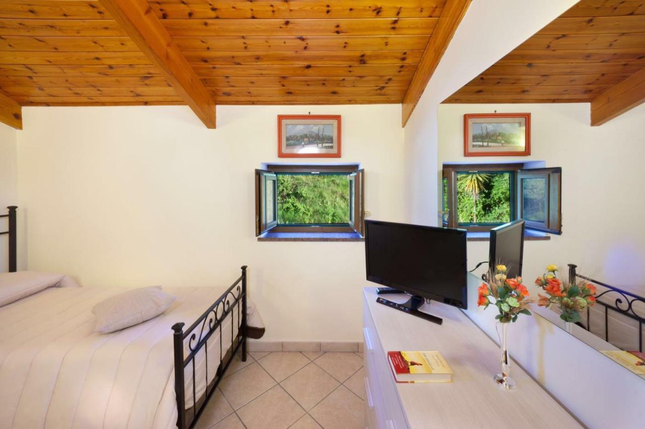 Appartamento Villa Degli Ulivi ซานตาเญลโล ภายนอก รูปภาพ